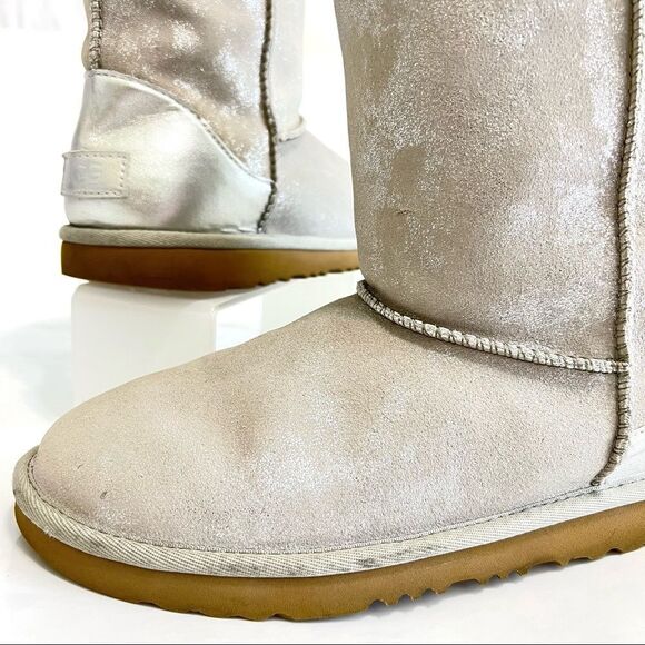 UGG Size 5 Metallic Silver Boot - Picture 4 of 9